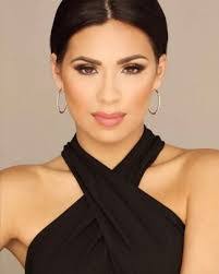 Amelia Collins's Instagram, Twitter & Facebook