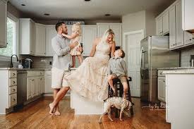 Trending New Home Photography Family Pictures Elegant Pictures Taken Inside A New Home Capture The Momen Family Pictures Family Photography Family Lifestyle