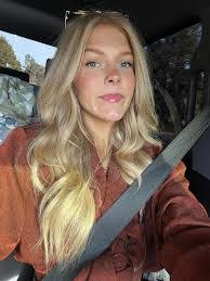 Nova Burns's Instagram, Twitter & Facebook