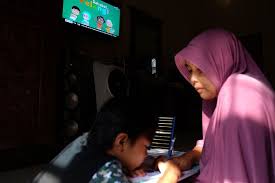 Link soal kegabutan ketahui link download soal uas ukk matematika kelas 1 sd kegabutan 6 3m people have watched t. Saat Anak Bosan Belajar Di Rumah Apa Yang Harus Dilakukan Orangtua Halaman All Kompas Com