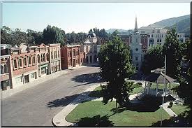 Hazzard Backlot Gilmore Girls Romantic Cottage Stars Hallow