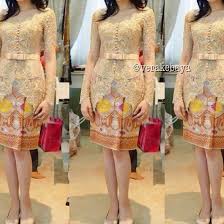 Selain pilihan baju kebaya, gaun pernikahan seperti gaun pengantin sudah tidak hanya identik dengan konsep pernikahan barat. 78 Foto Model Kebaya Kancing Depan Inspiratif