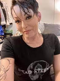 Laurie Cogar's Instagram, Twitter & Facebook