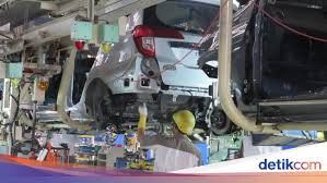 We did not find results for: Karyawan Pabrik Daihatsu Kerja Dua Hari Sekali Gaji Tetap Dibayar Full