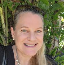 Where can I find good late night bar food in the Pompano Beach area?