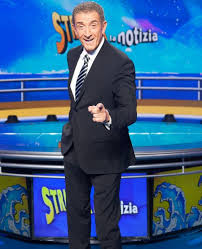 His wit, humor, and multiple talents have made him a star of italian tv and. Ezio Greggio Conduttore Striscia La Notizia