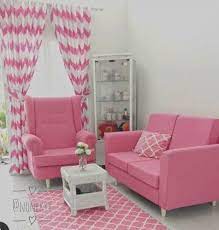 Desain ruang tamu pink tidak hanya membuat ruang tamu anda terlihat lebih elegan dan cantik, tetapi dalam psikologi nuansa pink dianggap sebagai warna yang melambangkan kesetiaan dan ketulusan. Pin On Kombinasi Warna Interior