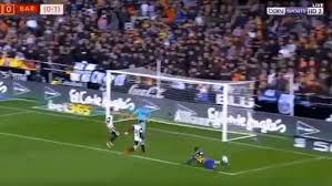 Todo lo contrario para el barcelona, que suma esta derrota al durísimo revés de la champions en liverpool. Countinho Scored His First Goal For Barcelona To Open The Scoring At The Mestalla Besoccer
