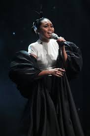 Di mana saat indah ke mana perginya semua kala ku lafazkan kata cintaku separuh mati ku bercinta. Separuh Mati Ku Bercinta Lagu Terbaik Separuh Akhir Muzik Muzik 32 Minggu Kedua Sensasi Selebriti