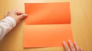 Prenez un carré de papier cartonné de la même taille que le premier et supprimez 8 mm dans le sens de la longueur et 8 mm dans le sens de la largeur. Comment Faire Une Boite En Papier 14 Etapes