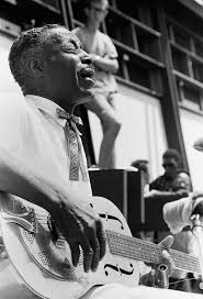 Son House at Newport in '66 Photo by Joe Alper : r/OldSchoolCool