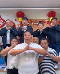 东北雨姐道歉后，她阐明了事情的前因后果，错误的根源已经找到-腾讯新闻