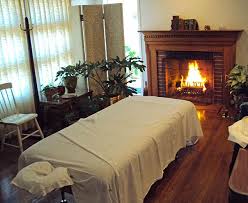 I Love Home Massage With Images Massage Room Massage Therapy Rooms Spa Rooms