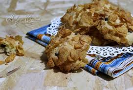 Le sue origini storiche risalgono alla fine del xv secolo, la torta delle rose fu infatti creata in occasione delle nozze tra francesco ii di gonzaga e isabella d'este, fu talmente apprezzata da tutti i signori dell'epoca che da quel momento entrò a far parte della cultura gastronomica mantovana e. Rose Del Deserto Con Gocce Di Cioccolato