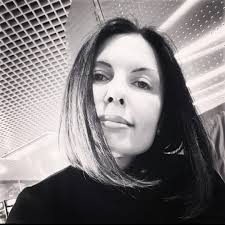 Друзья, мы открыли первое кафе ВкусВилл без магазина! Оно находится в  Москве у метро Строгино, на улице Кулакова, д. 20, к. 1. Там же есть  горячие круассаны — мы выпекаем их прямо