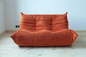 At ligne roset we believe in providing you with as much choice as possible for each model so that you can make each purchase a completely personal and individual one. Franzosisches Togo 2 Sitzer Sofa Aus Samt Von Michel Ducaroy Fur Ligne Roset 1970er Bei Pamono Kaufen