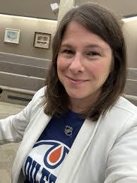 Kim Courts's Instagram, Twitter & Facebook