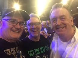 So I payed good money to see Chicago and Robert Lamm didn't show up...what  a let down....average tribute band thanks