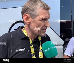 Dimensions data hi-res stock photography and images