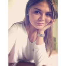 Bibi Lewis (@bybibil)