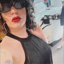 Angel Sipe's Instagram, Twitter & Facebook