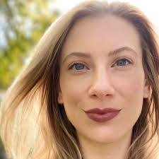 Anne Lally's Instagram, Twitter & Facebook