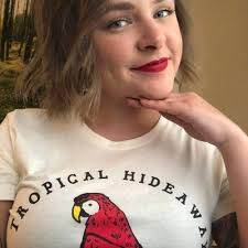 Sara Dye's Instagram, Twitter & Facebook