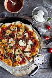 Pizza Margherita Maison Presque Comme Au Roberta S Emilie Murmure Recette Recettes De Cuisine Cuisine Et Boissons Cuisine