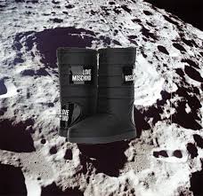 Moschino boots moschino is known for whimsical takes on classic silhouettes and styles. Moschino Moon Boots Hunger Tv