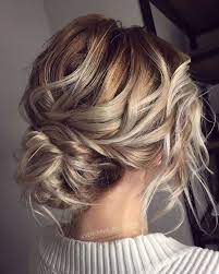 Coiffure Mariage Invitee Idees Stylees Pour Chaque Type De Ceremonie Hochsteckfrisuren Braut Frisuren Lassige Hochzeitsfrisur