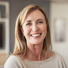 Hallie Albert's Instagram, Twitter & Facebook