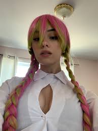 Mimisemaan- delve into her private world