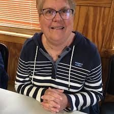 What are grocery stores and restaurants near Outer Banks?