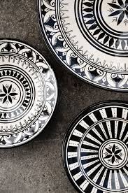Black And White Dinnerware Dsc 5657 25255b2 25255d Jpg Image Black And White Dishes Modern Moroccan Decor White Dishes