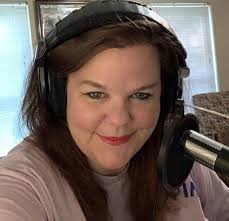 Jennifer Lipp's Instagram, Twitter & Facebook