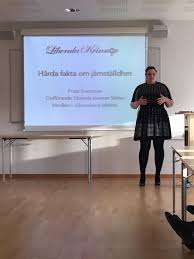 Partiledare är sedan 2019 nyamko sabuni. Liberalerna Sida 5 Frida Kummerfeldt