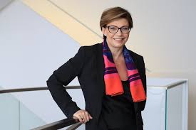 Immobilienfinanzierungen gehören zum kerngeschäft der deutschen bank, was sich in umfangreichen servicedienstleistungen und großem gestaltungsspielraum widerspiegelt. Deutsche Bank On Twitter Congratulations To Deutsche Bank S Sylvie Matherat Tiina Lee And Claire Peel For Being Recognised In The Financialnews 100 Most Influential Women In Finance List 2018 Https T Co G7yvwxdzpp