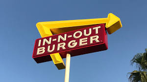 14 Hours For A Burger In N Out Enthusiasts Line Up At Town Center Of Aurora