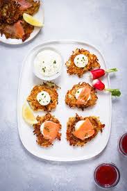 Galettes De Pommes De Terre Latkes Recette Vegetarienne Un Dejeuner De Soleil Recette En 2020 Galette Pomme De Terre Pomme De Terre Alimentation