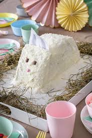 Die hasen in einer reihe nebeneinander in die kastenform stellen, etwas nach unten drücken. Osterhasen Kuchen Nusskuchen Baking Barbarine