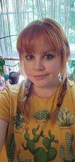 I'm just a guy who collects Variegated plants and posts to make everyone  laugh and have a good mood, but some people say my posts are inappropriate.  No shirt and nonsense posts.