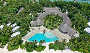 Link in bio⁣ ⁣ over the past few years we've received countless questions on what. Dit Prachtige Eiland Op De Maldiven Met Vliegveld Staat Te Koop Man Man