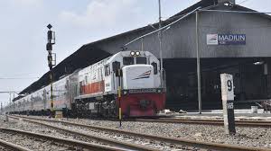 Dan jang4n lupa lakukan perkara ini semasa kita sedang tidur atau berehat semasa dalam kereta. Kai Perpanjang Operasional Kereta Api Luar Biasa