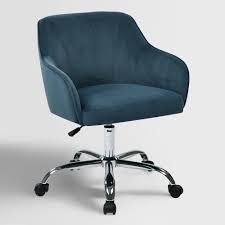 An Elegant Take On Office Seating Our Comfortable Desk Chair Features A Thick Padded Seat And Back With Built I Schreibtischstuhl Moderne Burostuhle Burostuhl