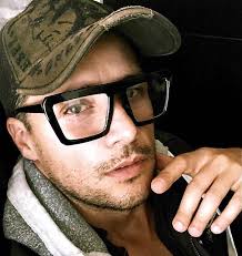 20 Best Eyewear Trends For Men And Women Pouted Com Eyewear Trends Glasses Fashion Eyewear Womens