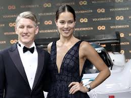 Bastian schweinsteiger (pronounced ˈbasti̯an ˈʃvaɪ̯nʃtaɪ̯ɡɐ (listen); Verkundung Auf Instagram Baby Gluck Bastian Schweinsteiger Wird Zum Zweiten Mal Vater Svz De