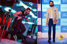 The four friends played by farhan akhtar, arjun rampal, purab kohli, and luke kenny. Farhan Akhtar His Different Avatars Hollywood News Indiaglitz Com