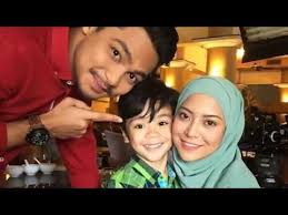 The story tells qisya iriz (mawar rashid), university graduates who had become a nanny while hafiey (brother nik adam mika), the grandson of a friend of his mother, mrs. Drama Suamiku Paling Sweet Akasia Tv3 Youtube