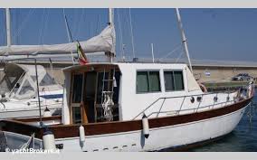 Barca a vela usata in perfette condizioni. Marinelli Gozzo Usato Del 1989 Visibile Campania 58867