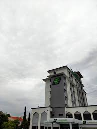 Ubicación del establecimiento si decides alojarte en raia hotel kota kinabalu de kota kinabalu, estarás a 3 min en coche de puerto de sutera y a 7 de centre point (centro comercial). Jom Menginap Di Raia Hotel Hotel Tabung Haji